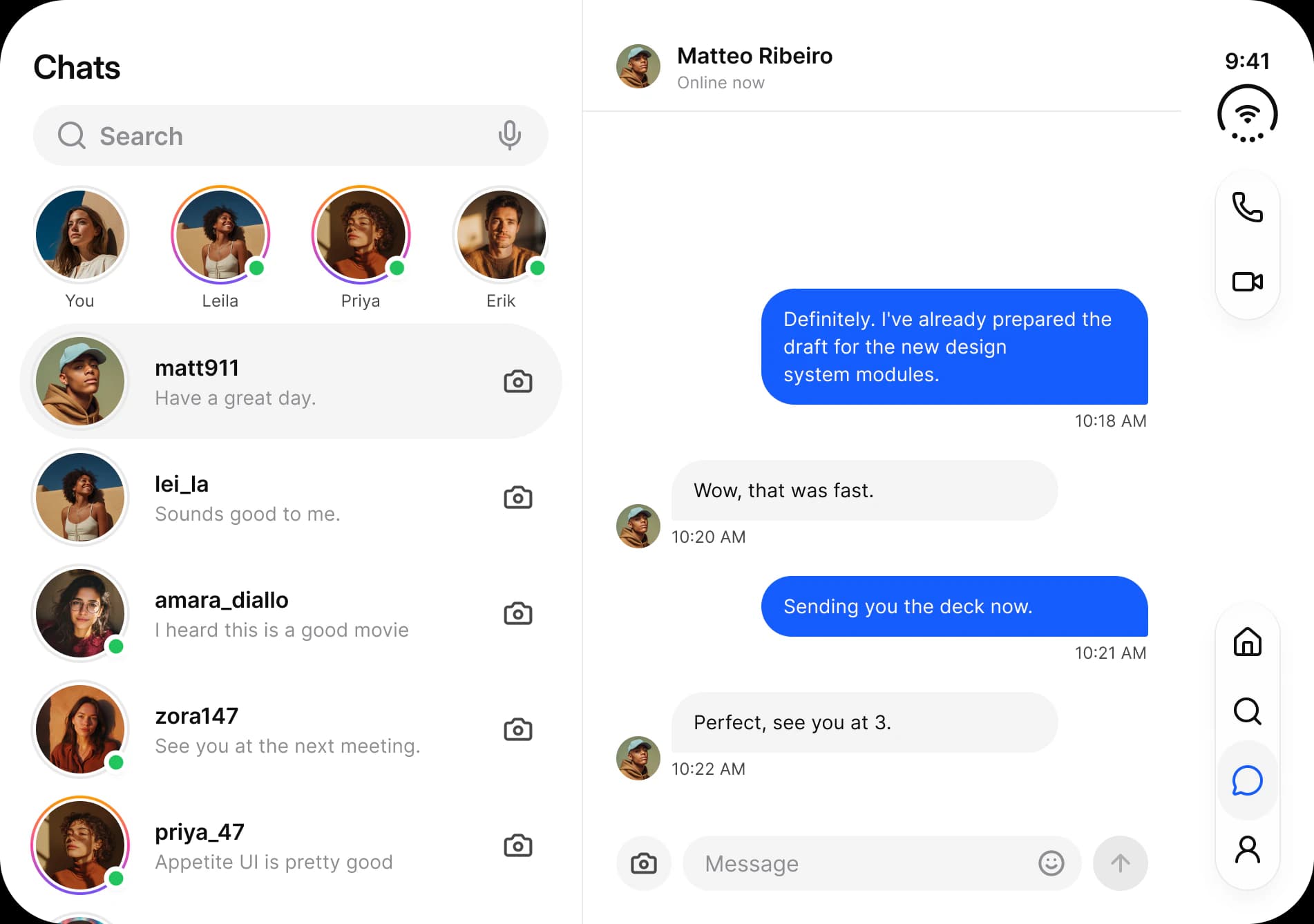 Social on the inner display: the chat list on the left, and on the right a conversation with Matteo Ribeiro with message bubbles, times and a message field, with call and video buttons on the rail.